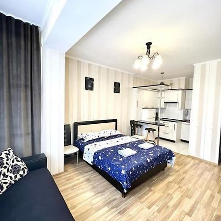 Ferienwohnung Beauty Studio In Center Kischinau Exterior foto